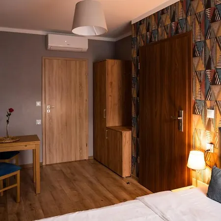 Na Rozanej - 2 Km Od Energylandii Homestay szállás *